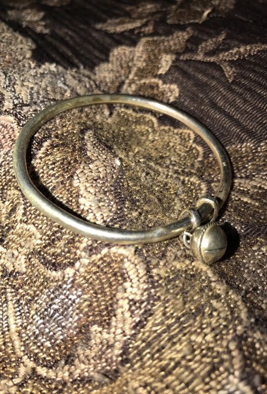 Bangle bracelet