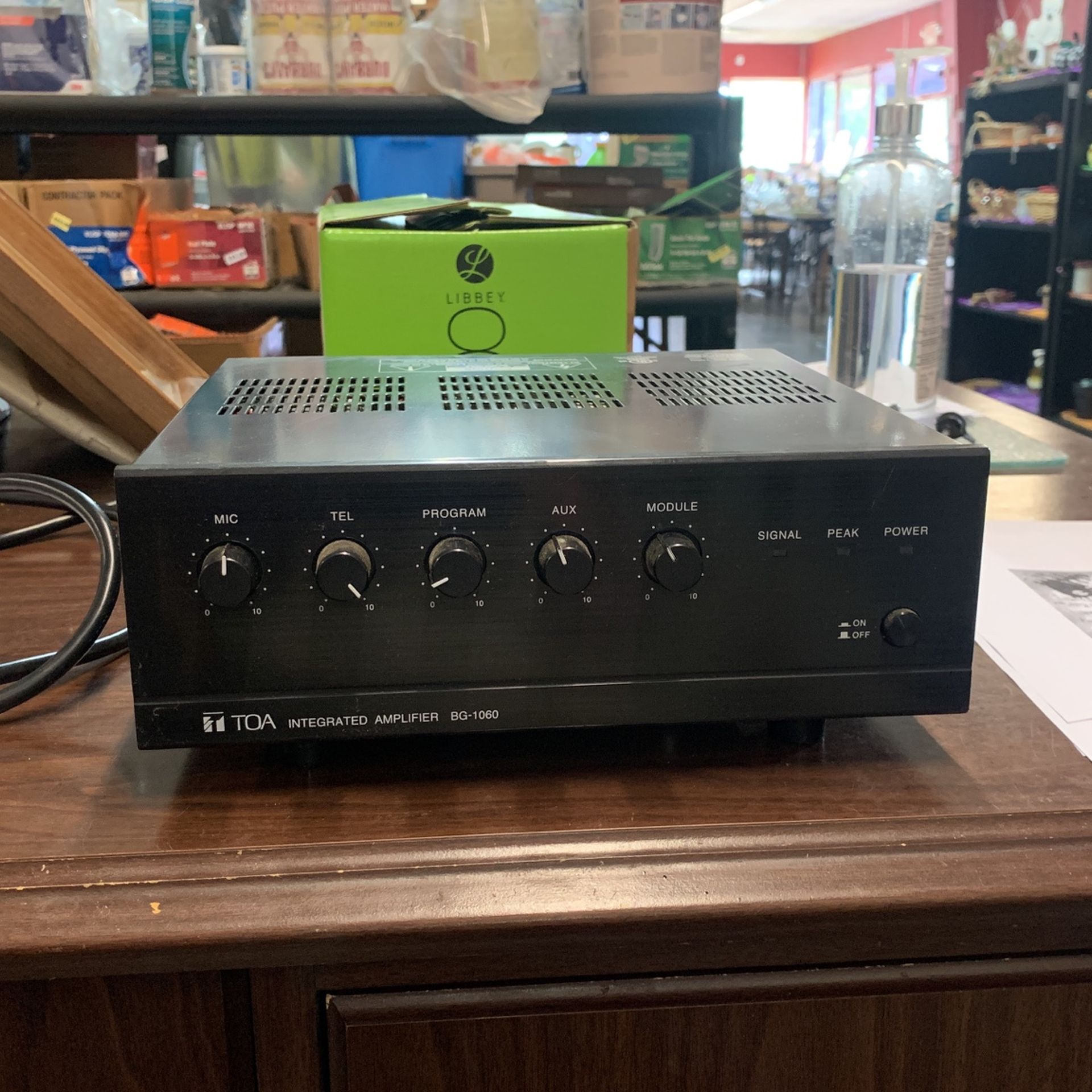 TOA INTEGRATED AMPLIFIER -BG -1060