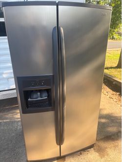 Refrigerator Kenmore elite will deliver