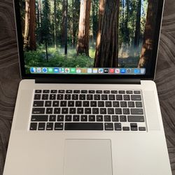 2015 15"inch Intel Core i7 Retina MacBook Pro, 16GB RAM, 256GB SSD. RUNS🏃‍♂️FAST AND SMOOTH. SeratoDJ And macOS Sequoia Installed.