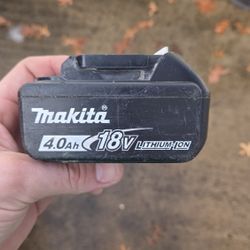 MAKITA wireless batteries. 4amp /70$ each . 18 volt !!!!