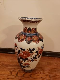 Vintage Japanese vase