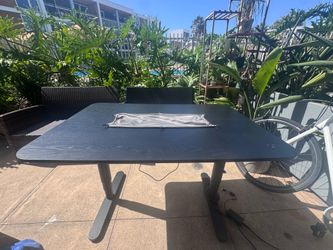 Standing desk