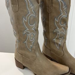 NEW WOMAN COWBOY BOOTS GREAT FOR WEDDINGS, CASUAL