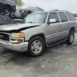 2003 GMC YUKON PARTING OUT PARTS FOR SALE PARTES 