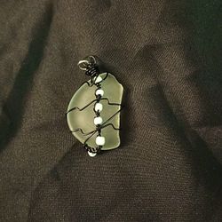 Blk,White Yin Yang Color Wire Wrapped Pendant 