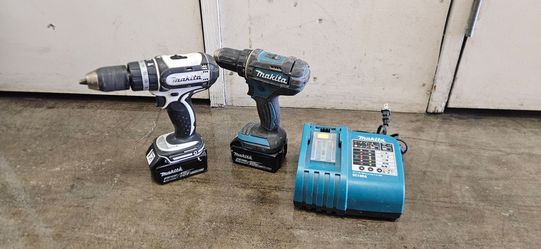 Makitas driver and hammer drill. 2 battery  and charger