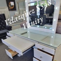 ✅️✅️White Makeup Vanity Desk With Glass Top, LED Mirror ✅️✅️