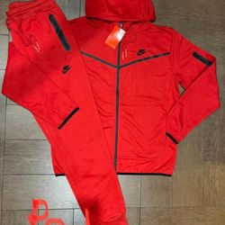 Nike Tech Sweatsuit 