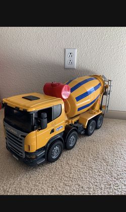 Bruder Scania Cement Mixer Truck