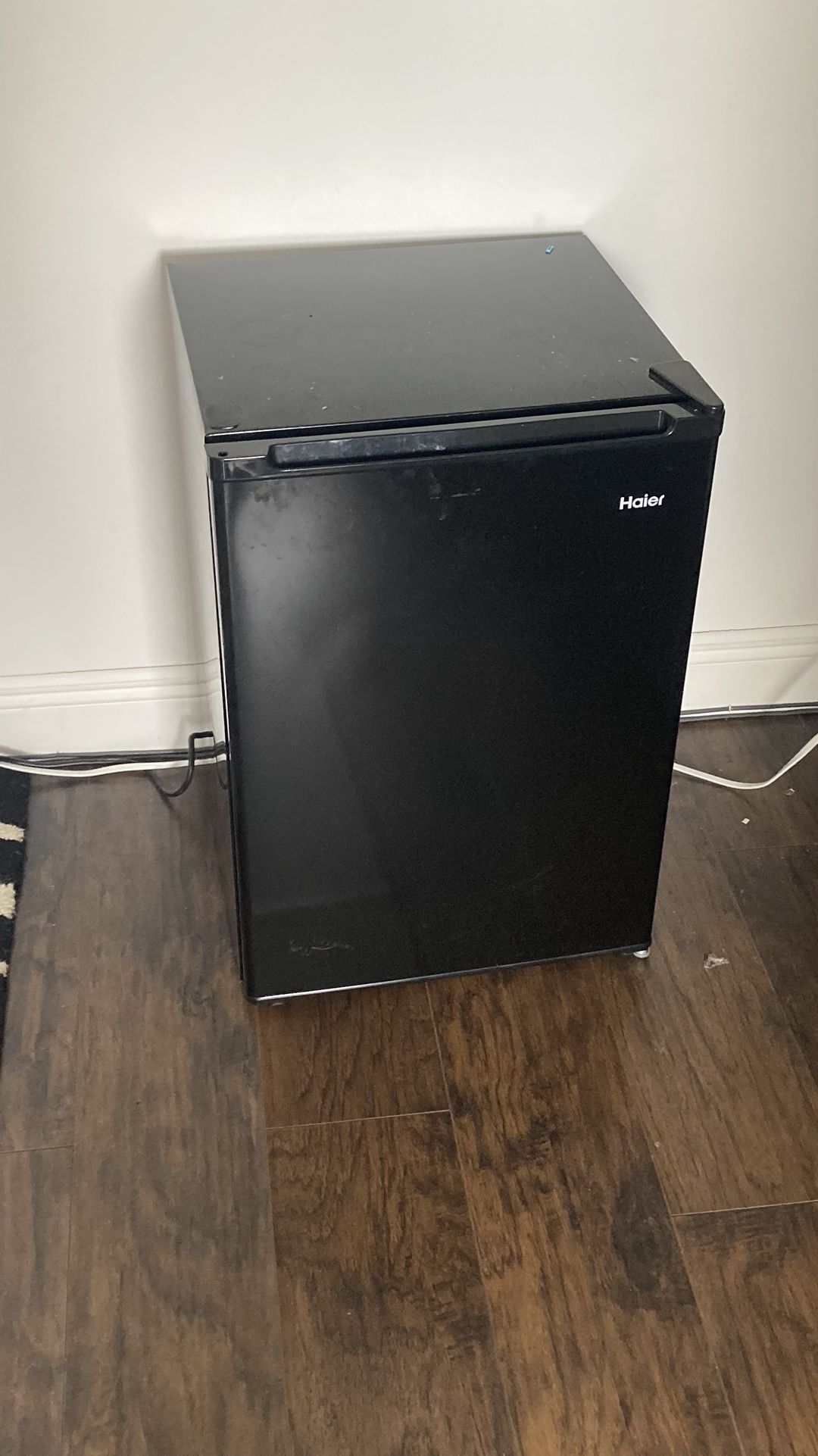 Haier 2.7 Cu Ft Single Door Compact Refrigerator HC27SW20RB