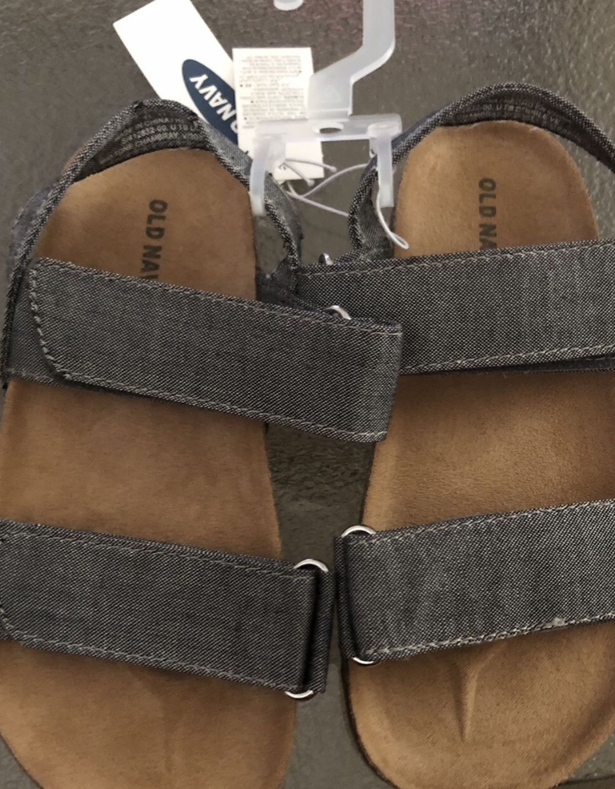 Boy Old Navy sandals sz 11