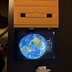 iPad 9th Gen 64G WiFi Space Gray w/ Case & Charger (LIKE NEW)