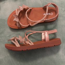 girl's shoe size 1