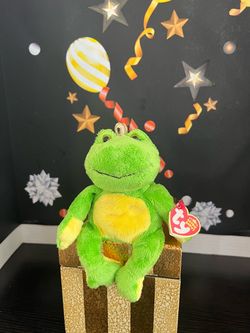 TY ORIGINAL BEANIE BABIE CHARM THE FROG WITH HIS CRIWN- NEW WITH TAGS (retired)