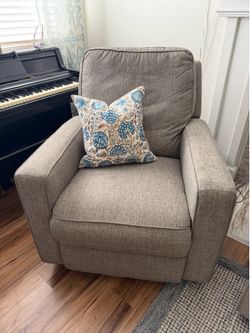 Comfortable Fabric Recliner