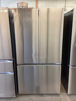 LG 36 in. 27 cu.ft. Smart Counter Depth MAX French Door Refrigerator w/ Ice Maker & Water Dispenser New Scratch and Dent