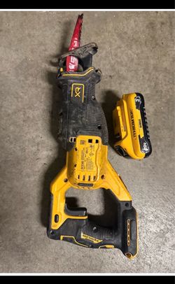 Saw and battery