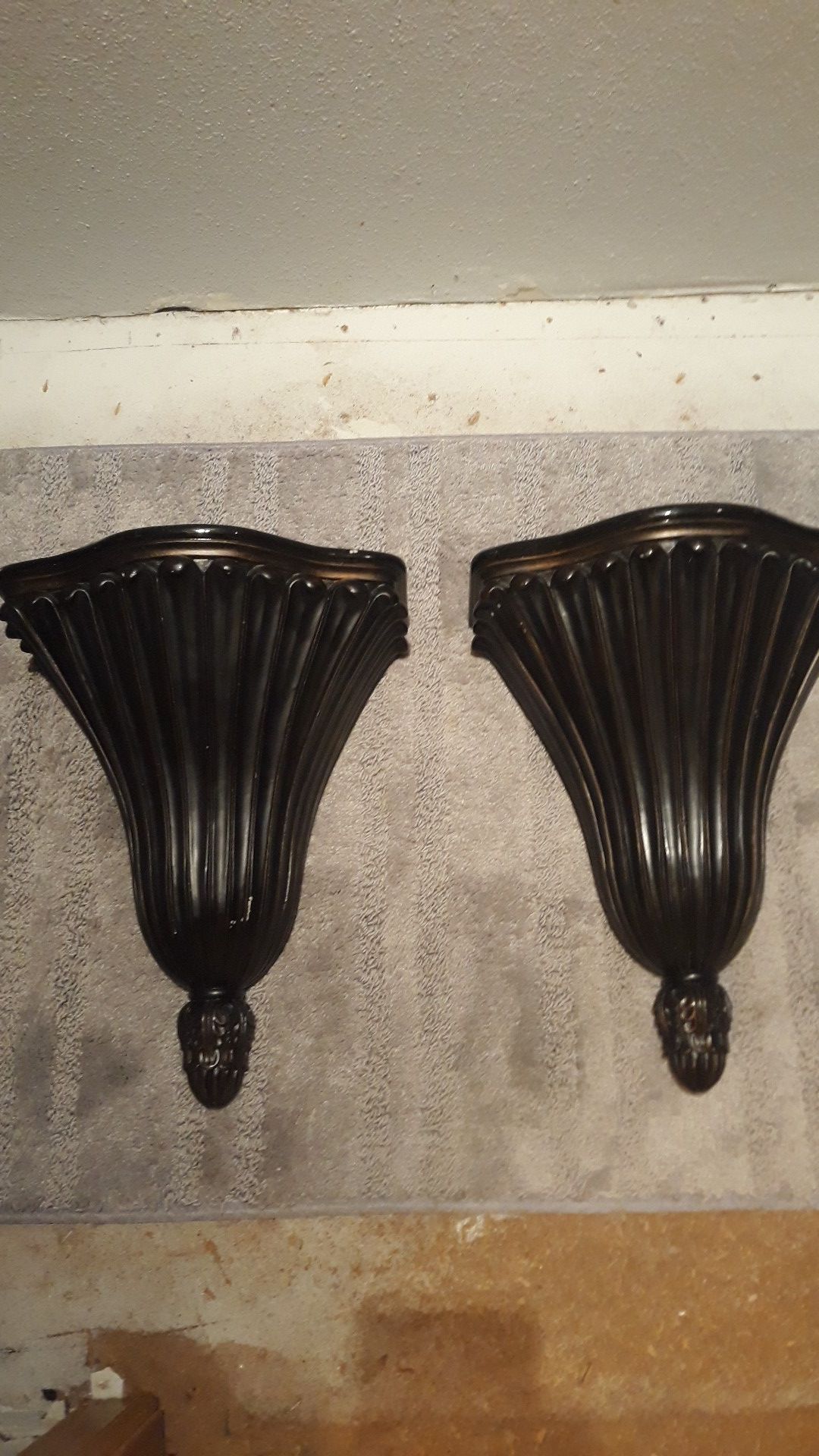 Wall shelves Sconces podiums