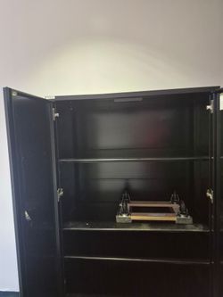 Storage cabinet