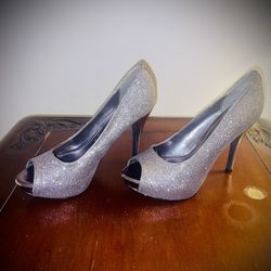 Jacqueline Ferra Silver Glittery High Heels Size 7.5