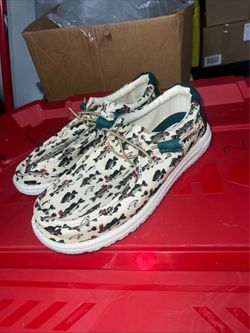 Hey dude shoes size 9