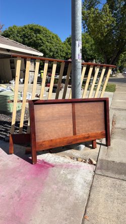 Queen head board and foot board