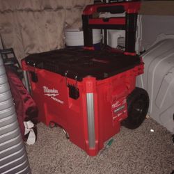 Milwaukee PACKOUT large Roller Cart