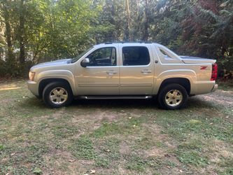 2013 Chevy Avalanche Black Diamond 4x4