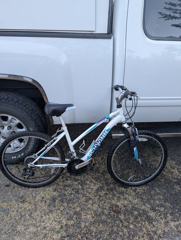 24" Schwinn Mountain Bike. Women's