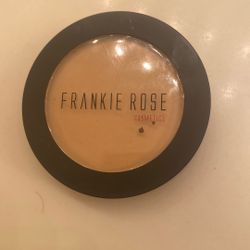 Frankie Rose  Powder Foundation 