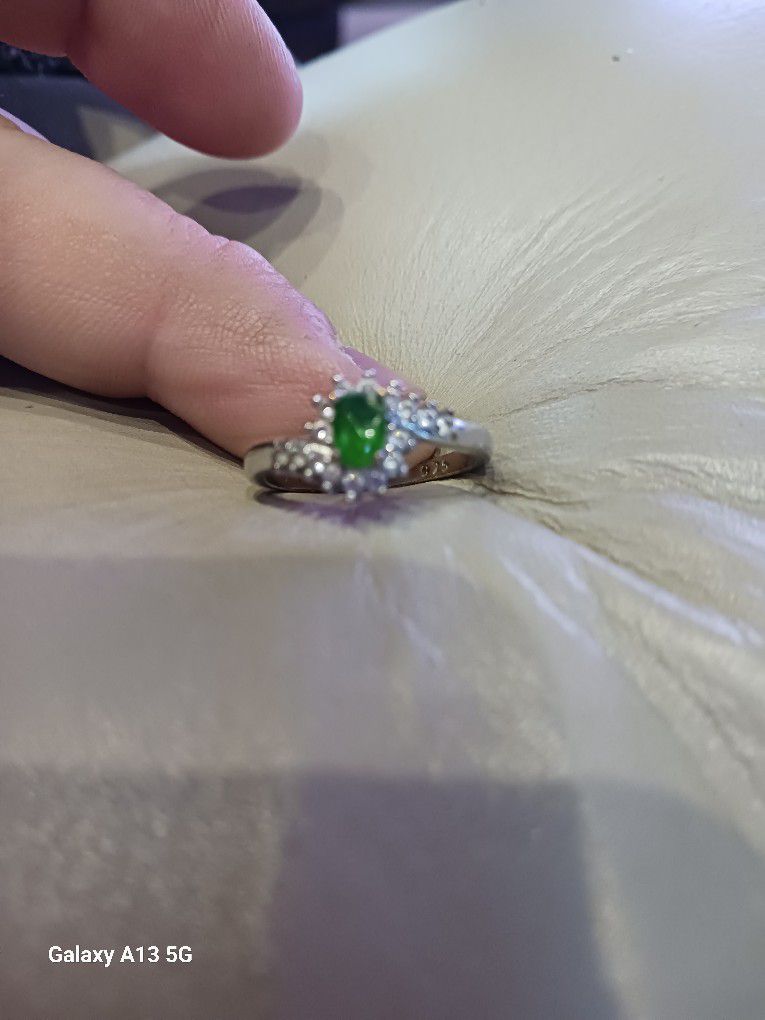Emerald  An Diamond Ring