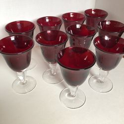 10 Classic French Wine Glasses