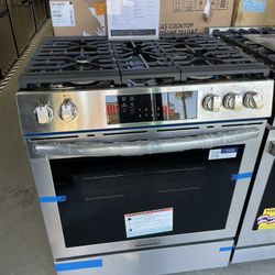 Frigidaire Gallery 30” Gas Slide In Range 