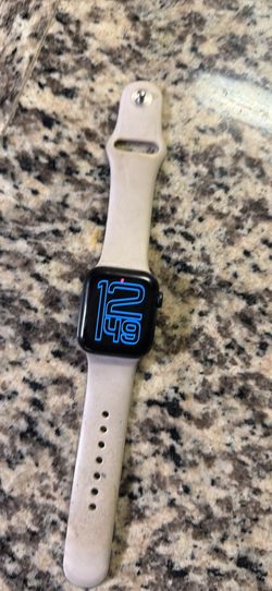 Apple SE (2nd generation) NEED GONE