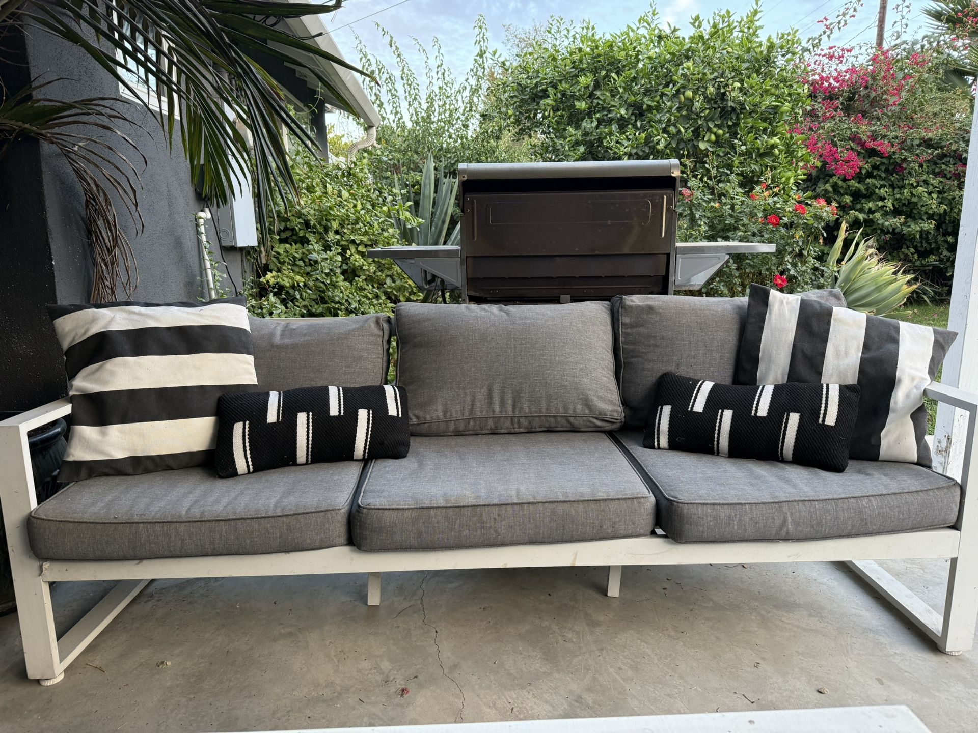 Outdoor Patio Sofa With cushions 