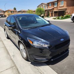2017 Ford Focus Hatchback Titanium 