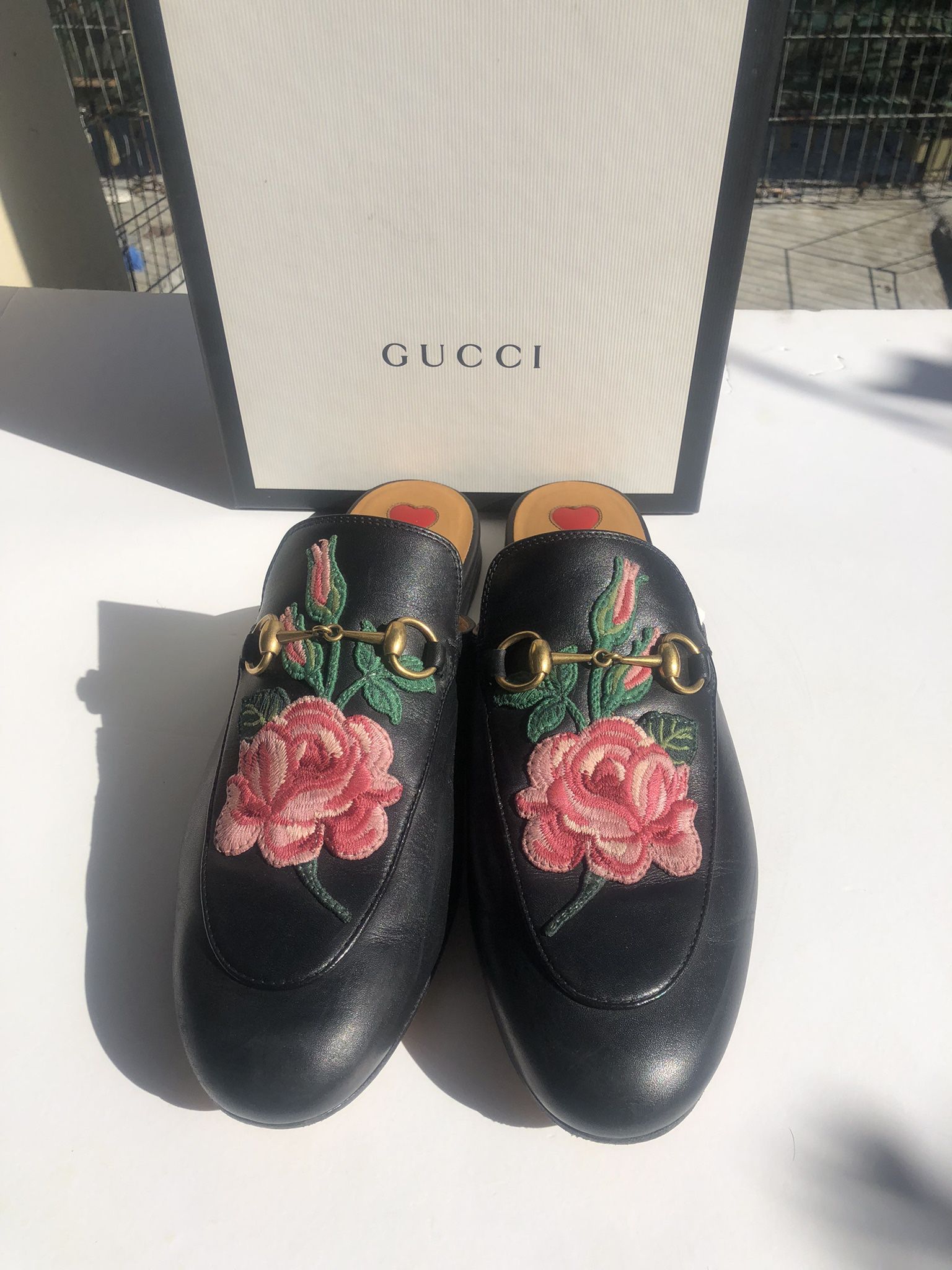 Gucci shoes for woman used