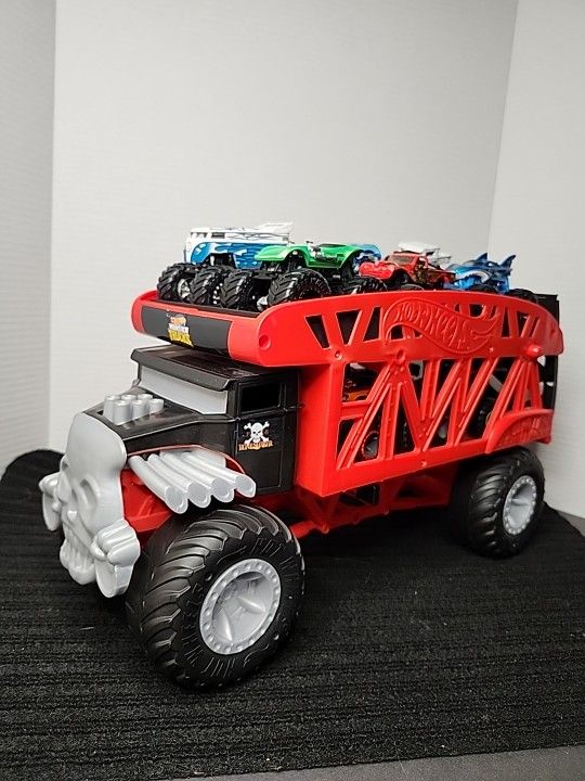 Mattel/Hot Wheels "Bone Crusher" Monster Truck Mover W/10 Monster Trucks