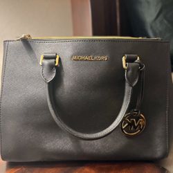 Michael Kors Saffiano Bag