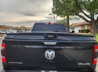🔥 5' 7" LEER Fiberglass Truck Bed Cover – $1,000 OBO 🔥