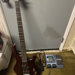 Bass guitar Cort Action, With Accessories.