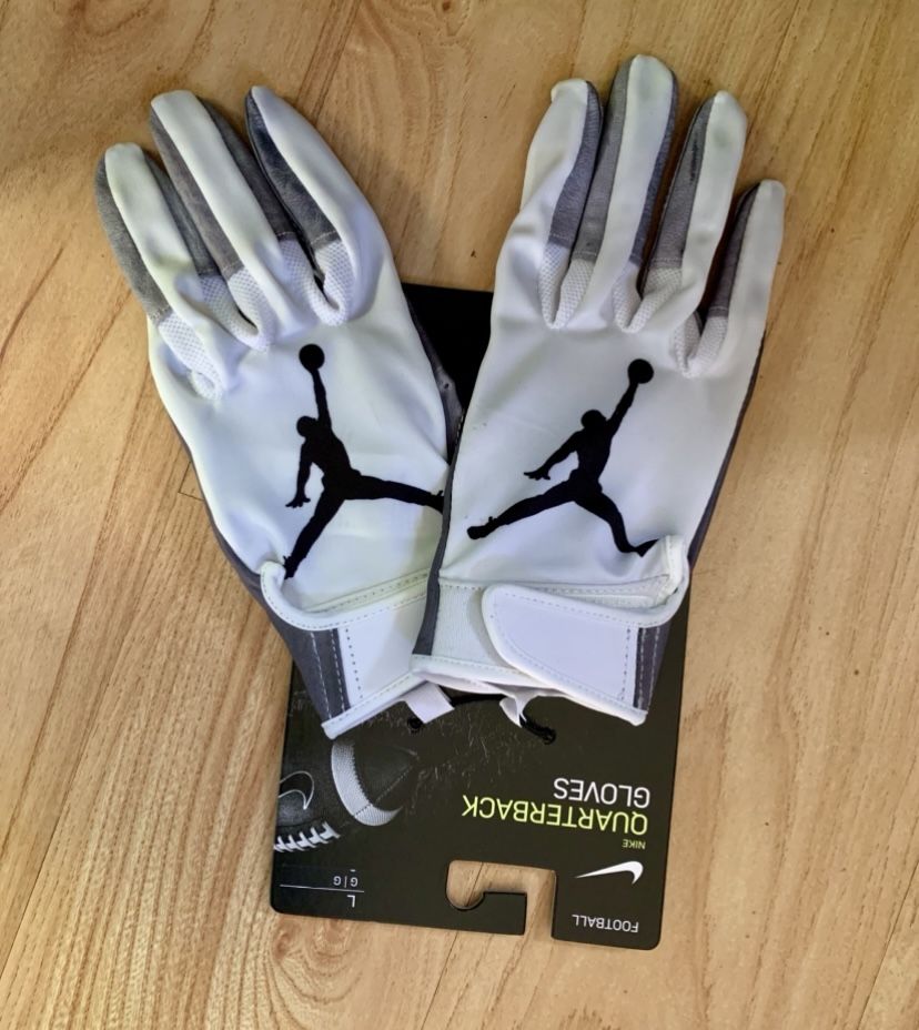 🔥🔥Nike Jordan Football Quarterback Gloves-RARE