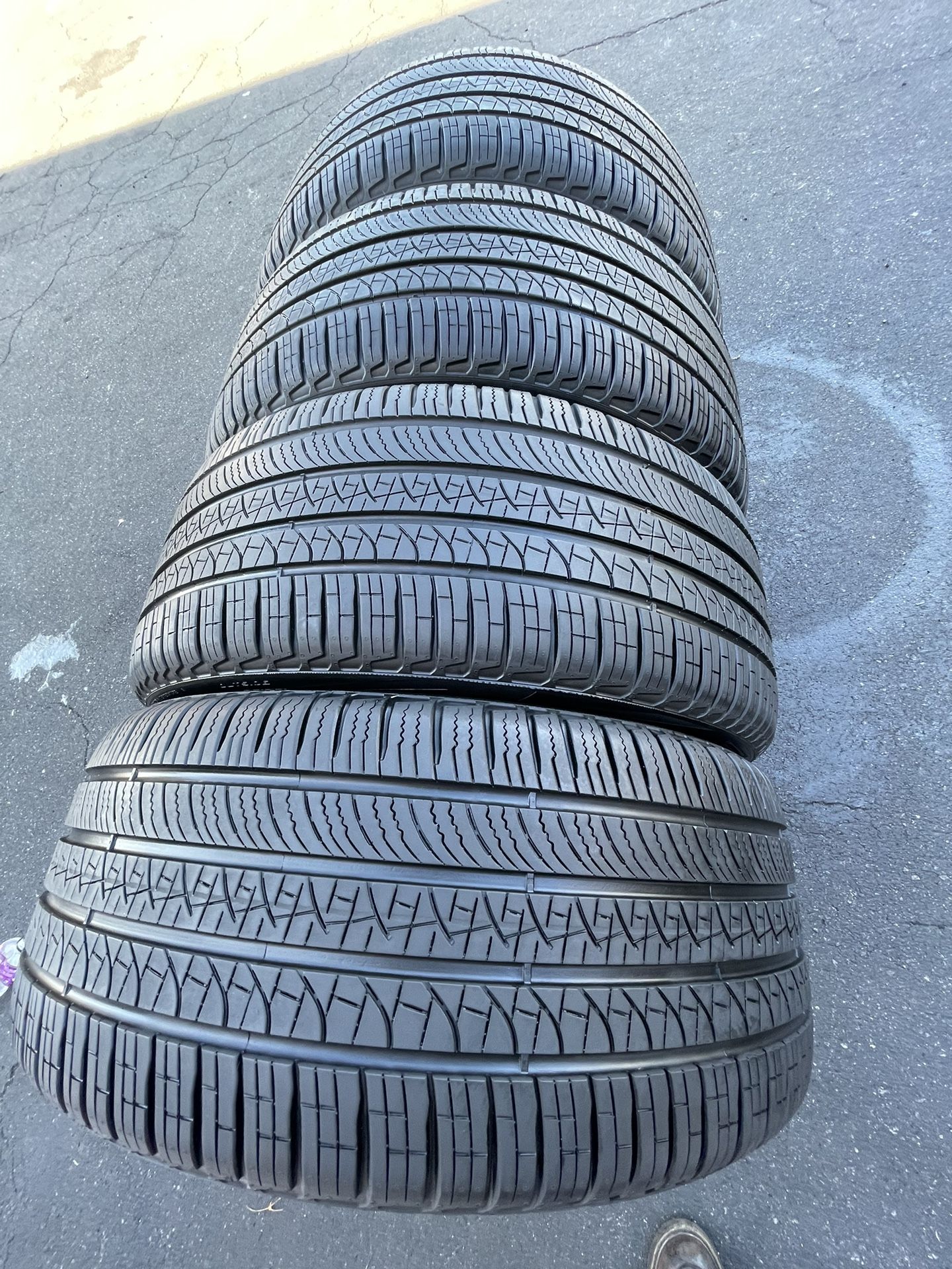 Tires R23 Selling Set Of Tires FIRELLI SCORPION ZERO 285/40/R23 for Sale in El ...