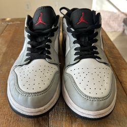 Air Jordan 1 Retro Whites and Smoke Grey…size 7