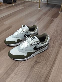 Nike Air Max 1 Size 9 (like new)