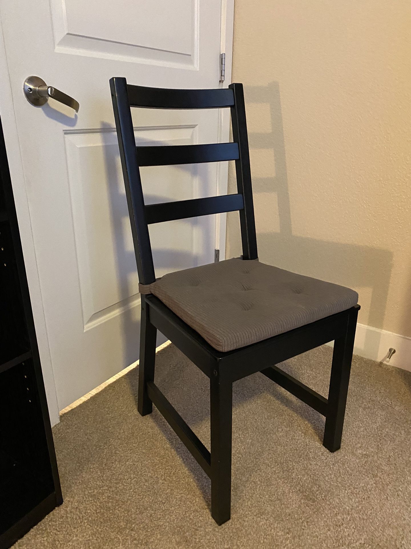 Black Chair w/ Cushion 