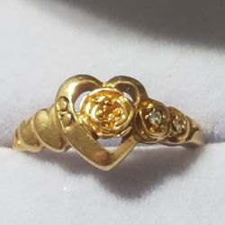 14k Gold Heart Ring With Diamonds 