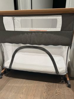 Papablic 4 in 1 bassinet/playpen