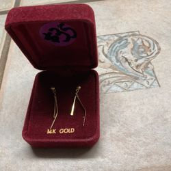 Vintage 14 Kt Gold Earrings Jewelry.  